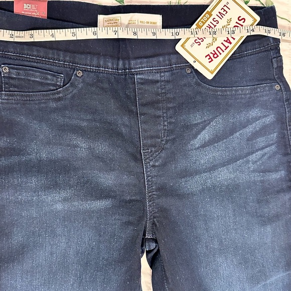 Signature by Levi’s Pull-On Skinny Shaping Jeggings, size 12 - Picture 5 of 5